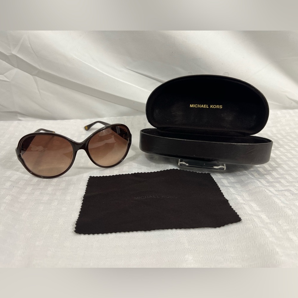 Michael Michael Kors Brown Oversized Gradient Sunglasses Case & Cloth